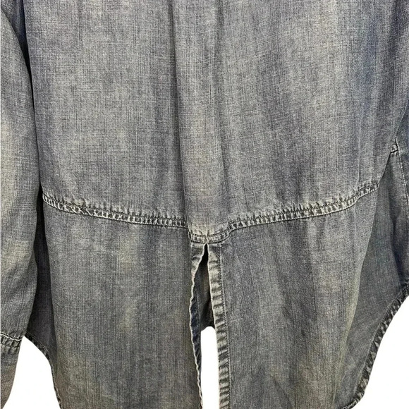 Cloth & Stone Chambray Faded Distressed High Low  Top-Blue-Split Back Hem-Size M - Picture 7 of 8